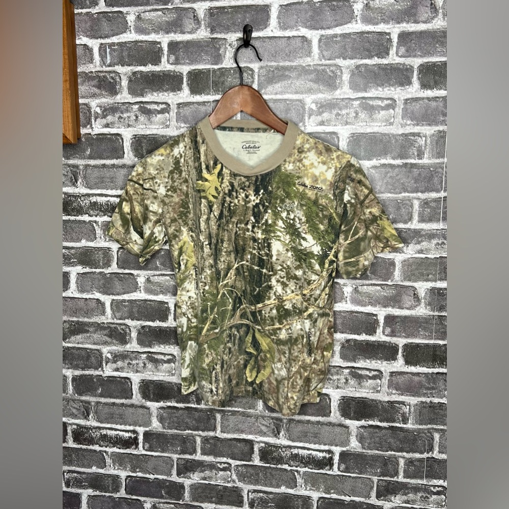 Cabela’s kids large short sleeve camo shirt